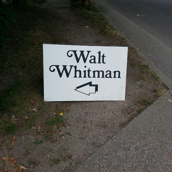 7/1/2013에 Diana Q.님이 Walt Whitman Birthplace에서 찍은 사진