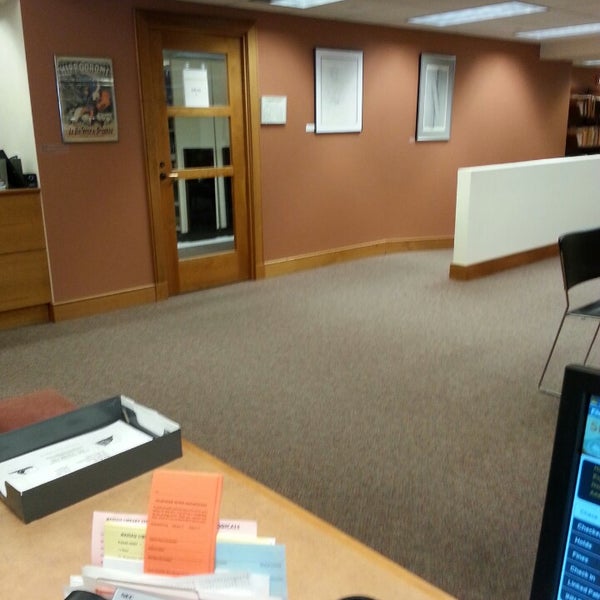 HewlettWoodmere Public Library Biblioteca