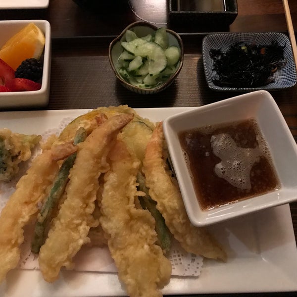 Photo taken at Irori Japanese Restaurant by Wunna K. on 7/9/2018