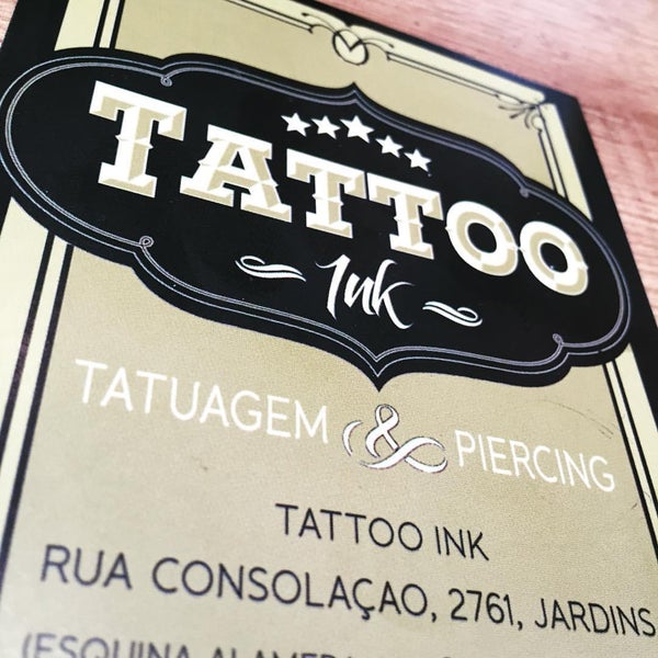 รูปภาพถ่ายที่ Tattoo Ink โดย Décio B. เมื่อ 9/18/2015