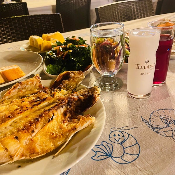 Foto diambil di Çakıl Restaurant oleh Ahmet K. pada 2/9/2022
