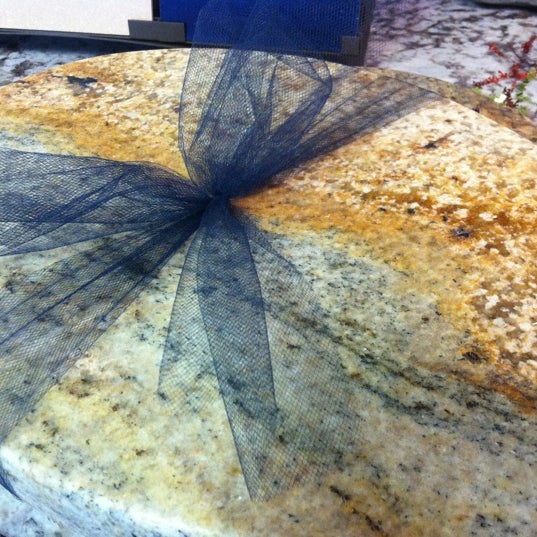11/27/2012にKelly M.がKnoxville&#39;s Stone Interiorsで撮った写真