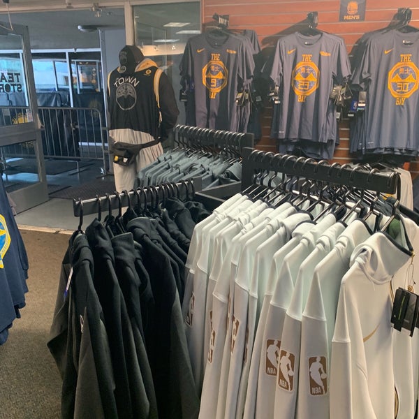 Warriors Team Store Now Closed Central East Oakland 7 tips