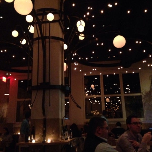 5/3/2014에 S⭐️님이 General Assembly Restaurant &amp; Bar에서 찍은 사진
