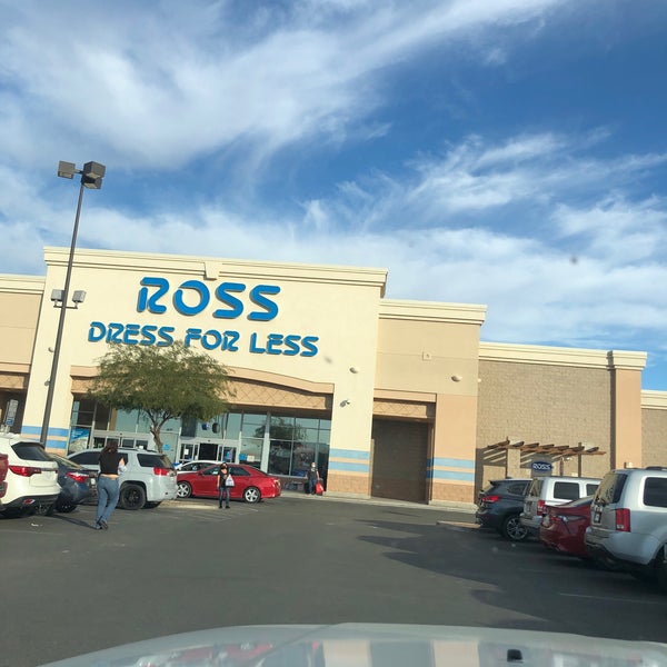 a que hora abren ross