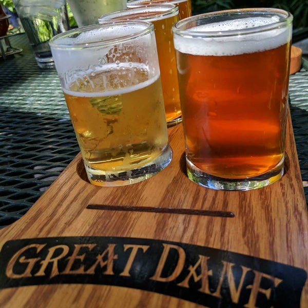 Foto tirada no(a) Great Dane Pub &amp; Brewing Company por Local I. em 10/1/2021