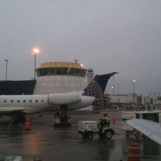 Photos at Gate C27 - Airport Gate