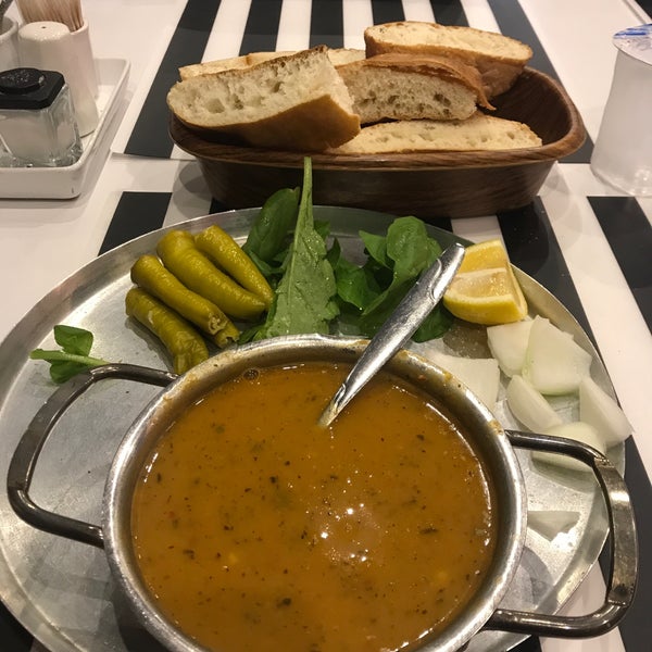7/6/2017 tarihinde Murat M.ziyaretçi tarafından Kelle Paşa Restaurant'de çekilen fotoğraf