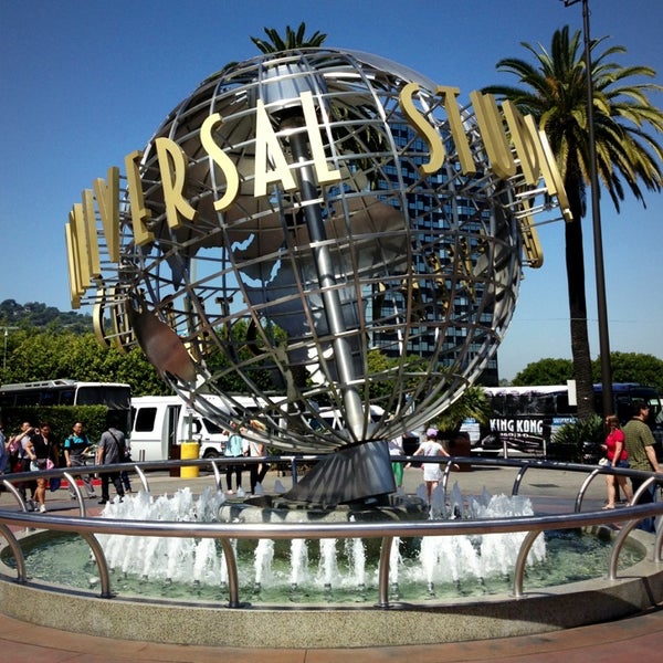 places to eat at universal studios