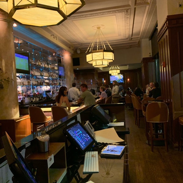 6/27/2019 tarihinde Mel M.ziyaretçi tarafından Grill 23 &amp; Bar'de çekilen fotoğraf