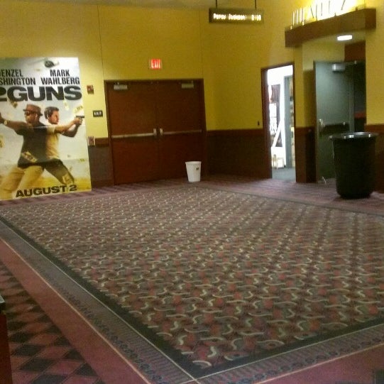 Foto diambil di SouthSide Works Cinema oleh Valerie T. pada 8/14/2013