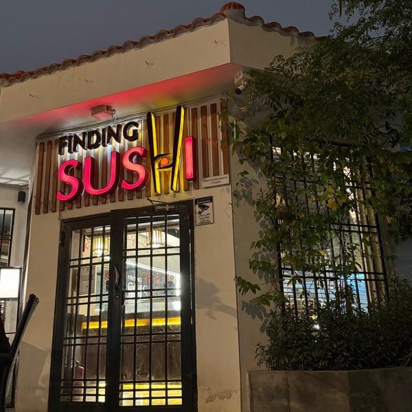 Foto tomada en Finding Sushi  por Muteb el 4/20/2024