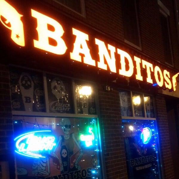 รูปภาพถ่ายที่ Banditos โดย Antoine C. เมื่อ 1/24/2013