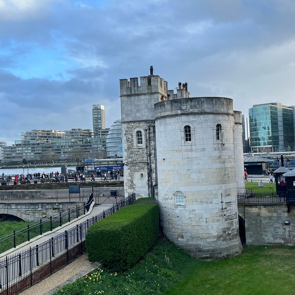 รูปภาพถ่ายที่ Tower of London โดย Brendan B. เมื่อ 3/16/2024