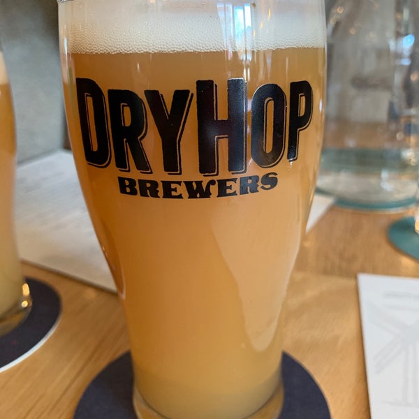 รูปภาพถ่ายที่ DryHop Brewers โดย Brendan B. เมื่อ 11/23/2019