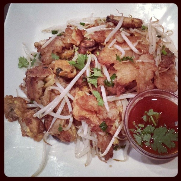 Photo taken at Montien Boston - Thai Restaurant by Pam W. on 3/29/2014