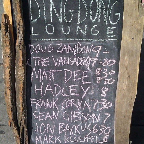 Photo prise au Ding Dong Lounge par Chris A. le4/2/2013