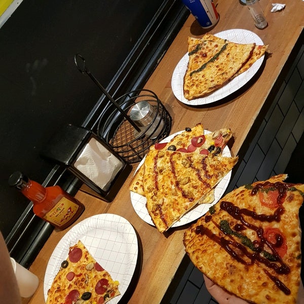 4/23/2022 tarihinde Atefeh G.ziyaretçi tarafından Pizza2Go'de çekilen fotoğraf