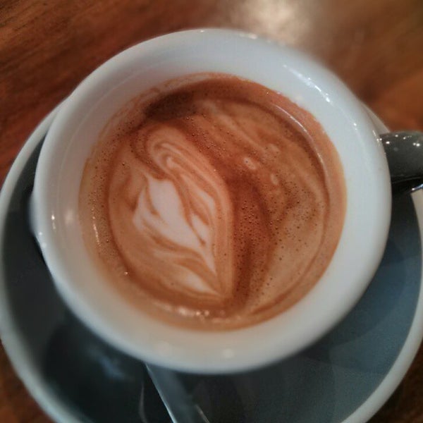 11/30/2014 tarihinde zigiprimoziyaretçi tarafından 2Pocket Fairtrade Espresso Bar and Store'de çekilen fotoğraf