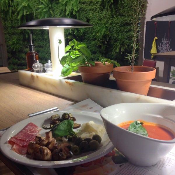 Photo taken at Vapiano by ᴡ G. on 1/19/2015
