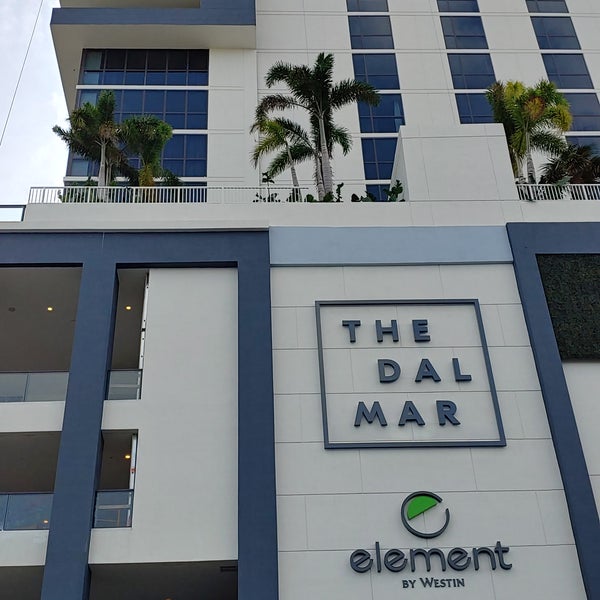 Foto tomada en The Dalmar, Fort Lauderdale, a Tribute Portfolio Hotel  por John B. el 12/20/2018