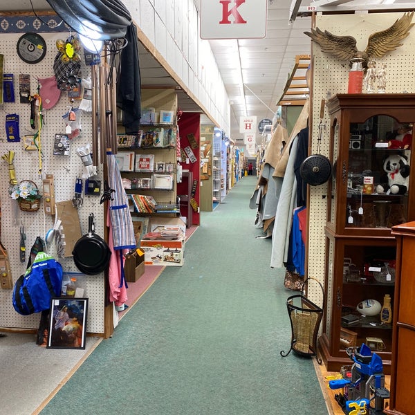 The Apple Tree Mall Arts and Crafts Store in Branson