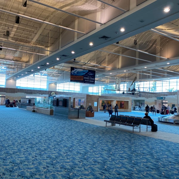Foto tirada no(a) Springfield-Branson National Airport (SGF) por Greg R. em 7/22/2021