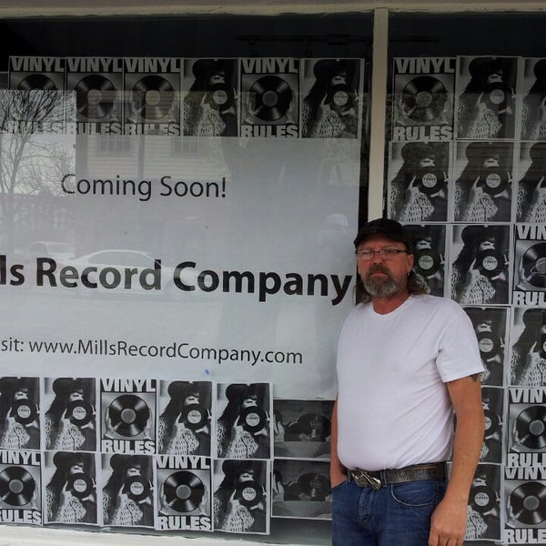 Снимок сделан в Mills Record Company пользователем Deano D. 4/15/2013