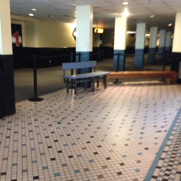 Dollar Movies Movie Theater in Bradenton