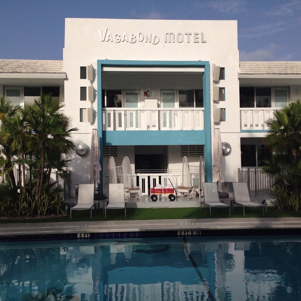 Foto tirada no(a) Vagabond Hotel Miami por Andrew B. em 7/2/2015