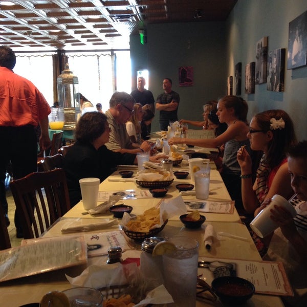 5/10/2014 tarihinde Caleb C.ziyaretçi tarafından Esperanza&#39;s Restaurant &amp; Bakery'de çekilen fotoğraf