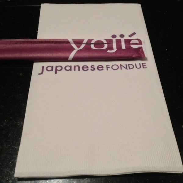 Foto tirada no(a) Yojie Japanese Fondue por Jennifer S. em 2/26/2013