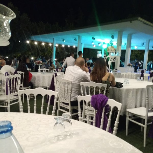 Foto tomada en Deda Düğün Salonları  por Dehna A. el 8/30/2019
