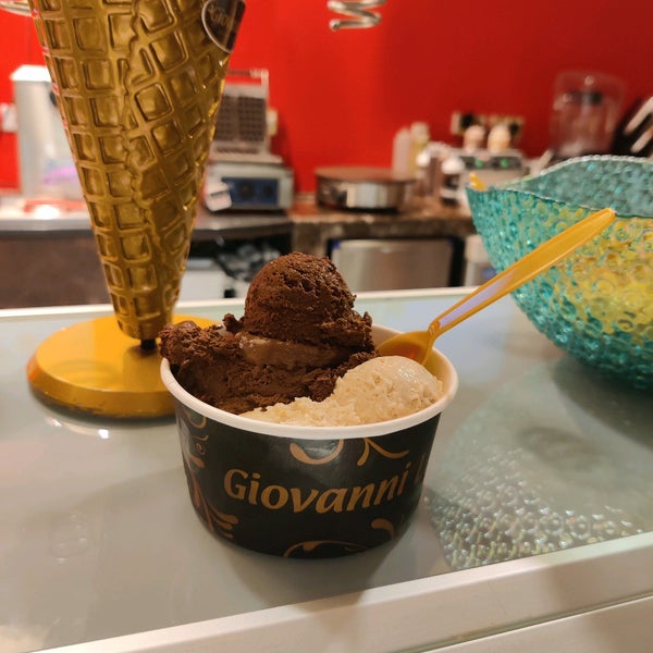 Photo taken at Giovanni L. - Gelato De Luxe by 🤳🏻 on 7/23/2021