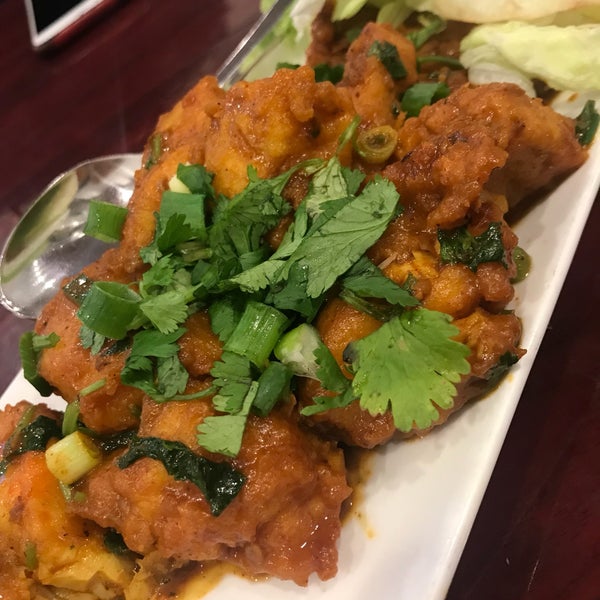 รูปภาพถ่ายที่ Deccan Spice โดย Vinusha V. เมื่อ 2/23/2018