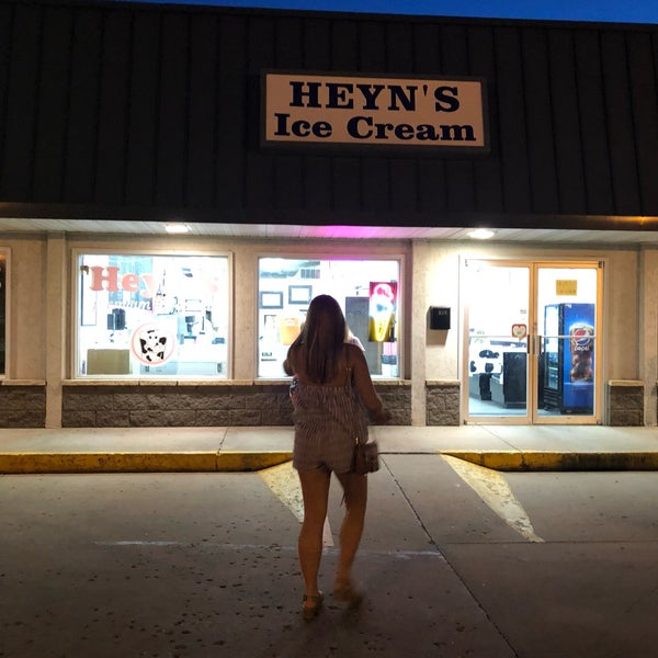 Photo taken at Heyn&#39;s Ice Cream by Jeff W. on 5/27/2018