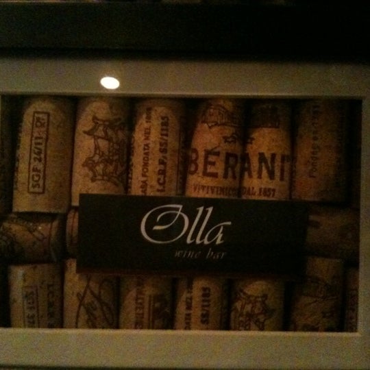 Photo prise au Olla Wine Bar par Gianluca D. le9/23/2012