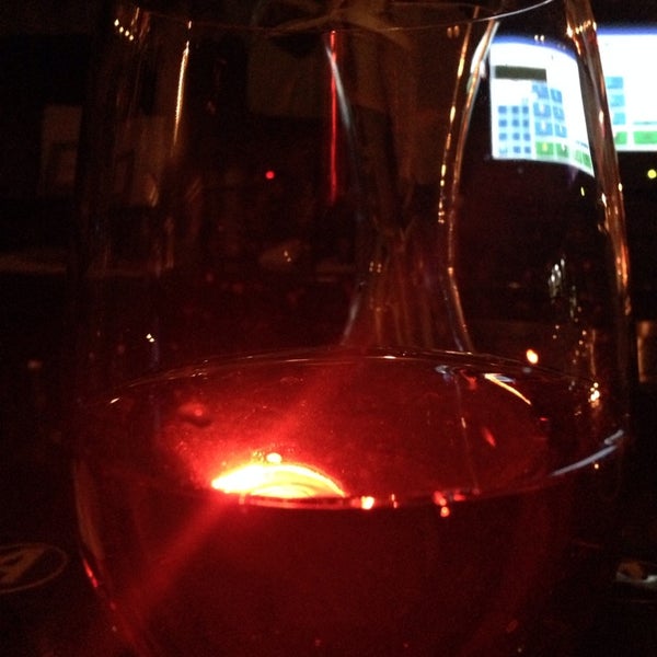 Das Foto wurde bei Olla Wine Bar von Gianluca D. am 12/26/2013 aufgenommen