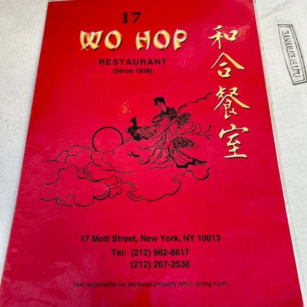 Foto scattata a Wo Hop Restaurant da Brent H. il 2/21/2023