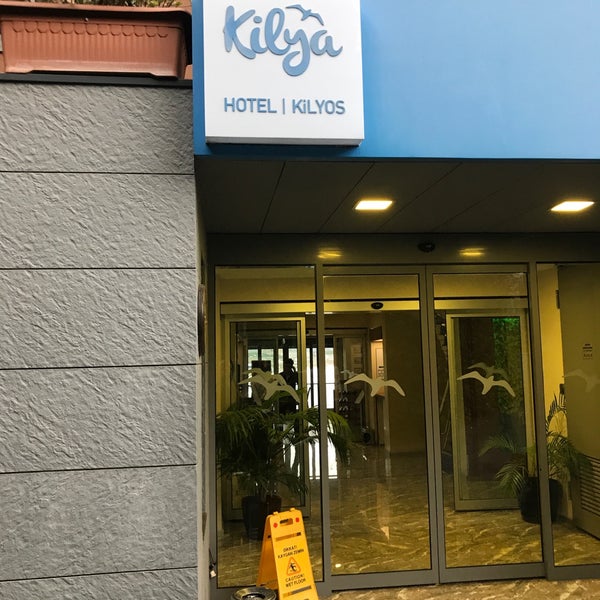 Foto diambil di Kilya Hotel Kilyos oleh عبدالله pada 9/25/2018