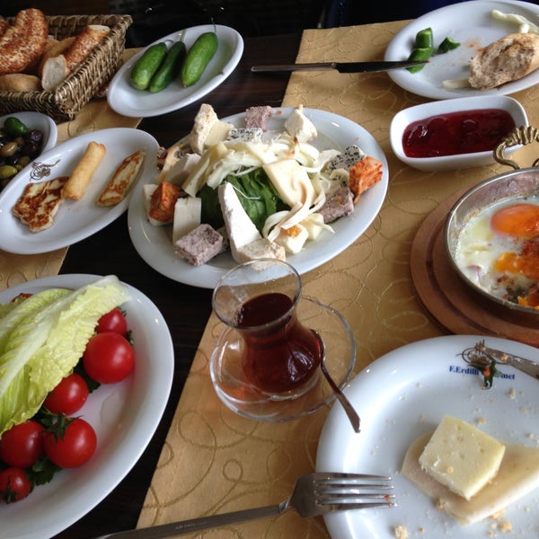 Das Foto wurde bei Erdilli Gourmet Slow Food von Mustafa S. am 4/14/2013 aufgenommen