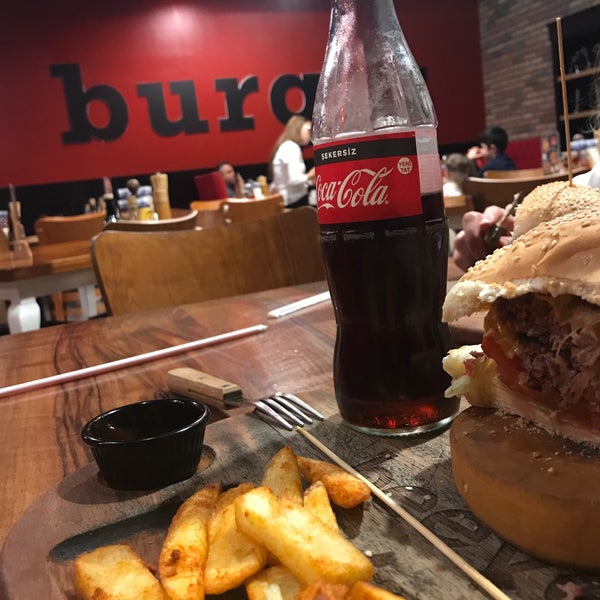 Photo taken at Beeves Burger by Omer G. on 11/11/2018