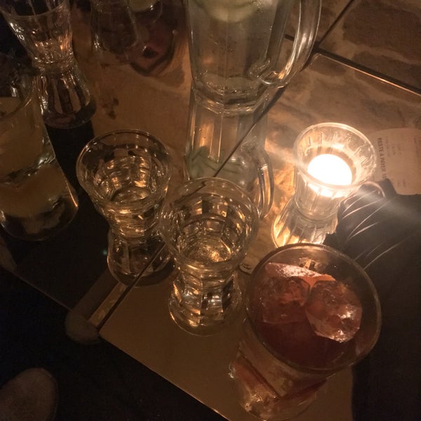 Foto tirada no(a) Experimental Cocktail Club por Stanley L. em 4/26/2017