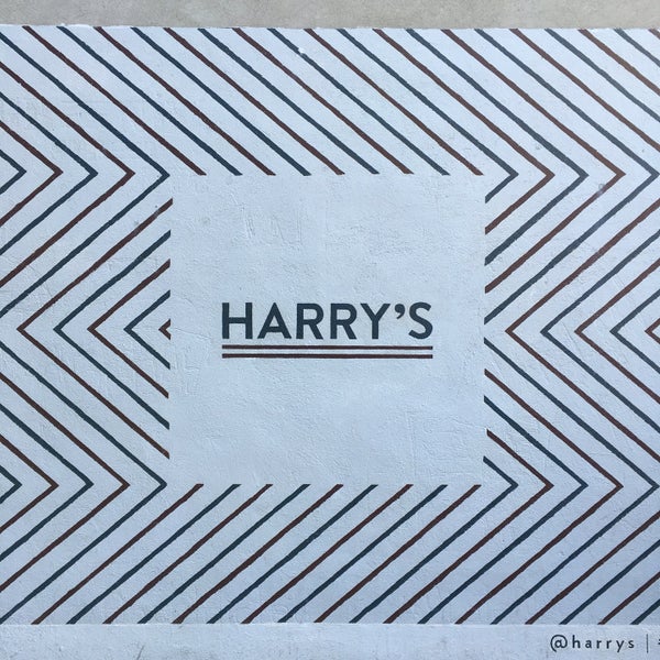 Photo prise au Harry&#39;s Corner Shop par Stanley L. le6/15/2016