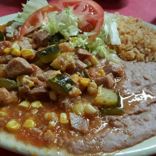 รูปภาพถ่ายที่ Don Pedro Mexican Restaurant โดย Andrea L. เมื่อ 12/2/2015