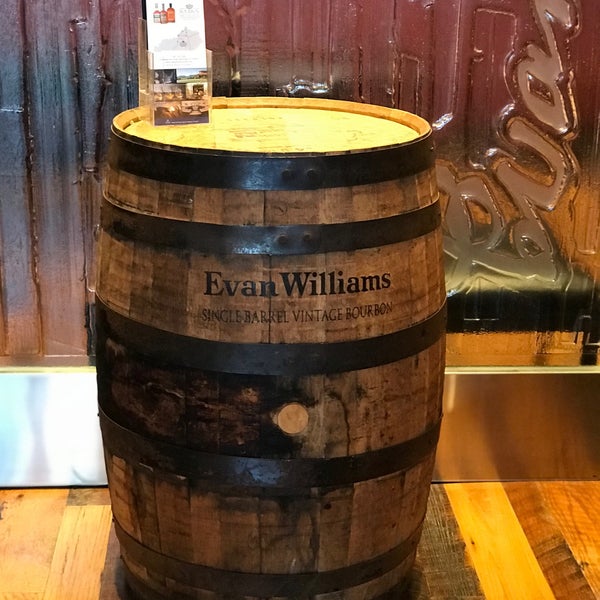 8/18/2018에 Ali님이 Evan Williams Bourbon Experience에서 찍은 사진