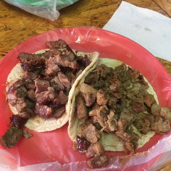 Das Foto wurde bei Tacos de Sonora y Antojería von Alberto D. am 9/17/2016 aufgenommen