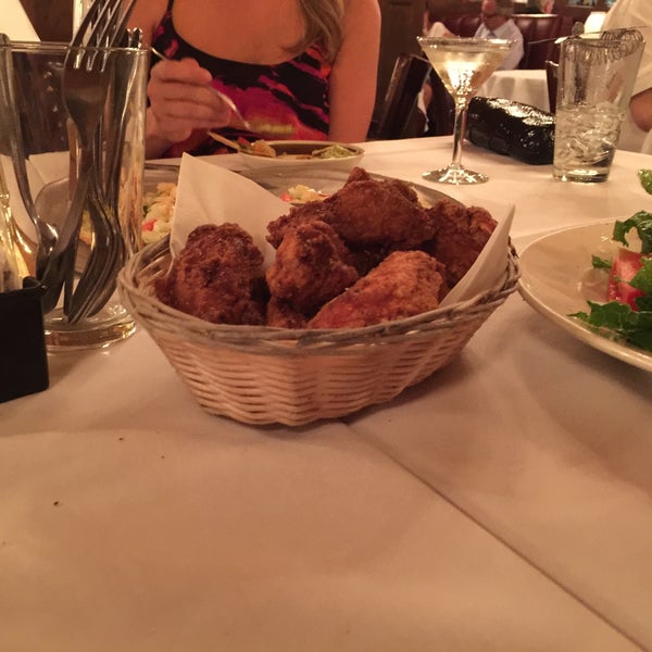 8/16/2015 tarihinde David N.ziyaretçi tarafından Monte Carlo Restaurant'de çekilen fotoğraf