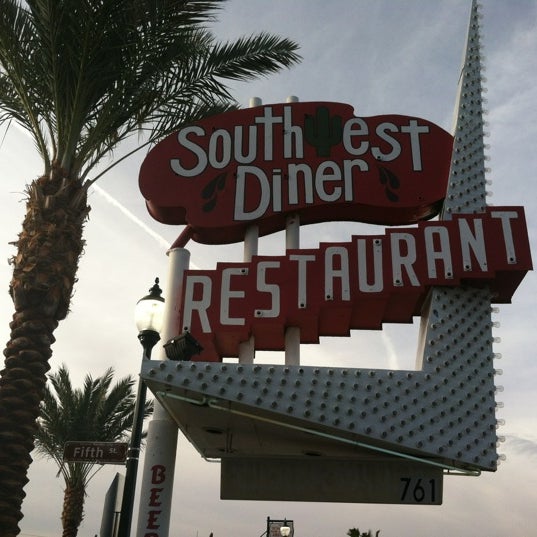 Foto tirada no(a) Southwest Diner por Kara E. em 11/15/2012