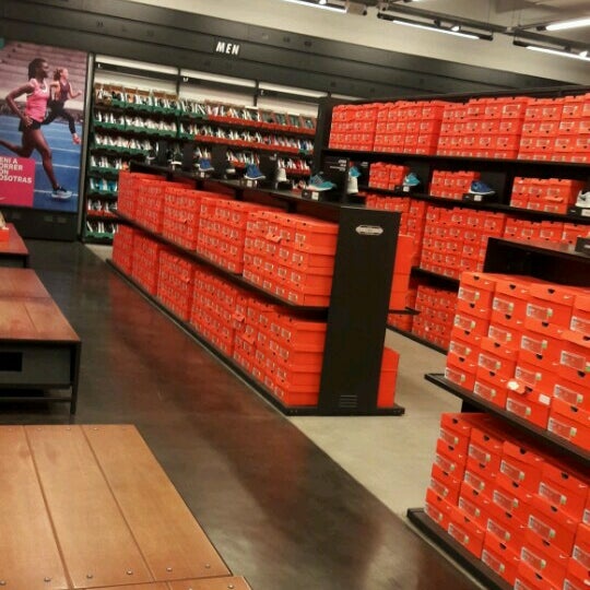 Photos at Nike Factory Outlet - Barracas - 9 tips